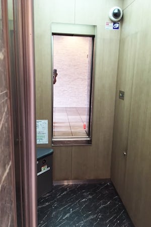 マンション内のエレベーターに設置したエレベーターミラー／M社様(3)