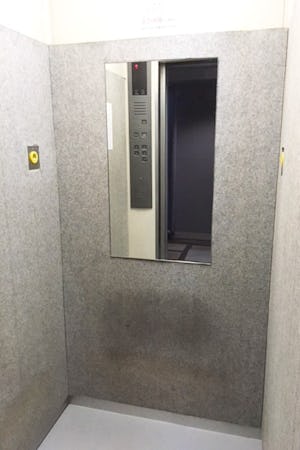 マンション内のエレベーターに設置したエレベーターミラー／A社様(4)