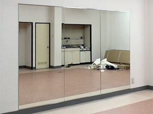 鏡を連続して並べて貼り付ける方法/鏡の連貼り