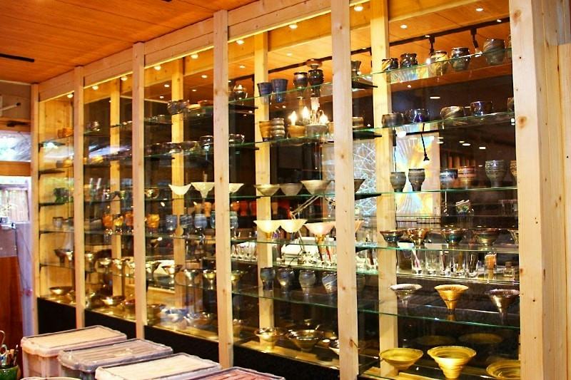 陶芸の工房のショーケースに「強化ガラス」を使用した事例 (東京都渋谷