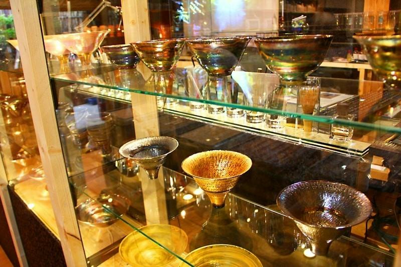 陶芸の工房のショーケースに「強化ガラス」を使用した事例 (東京都渋谷