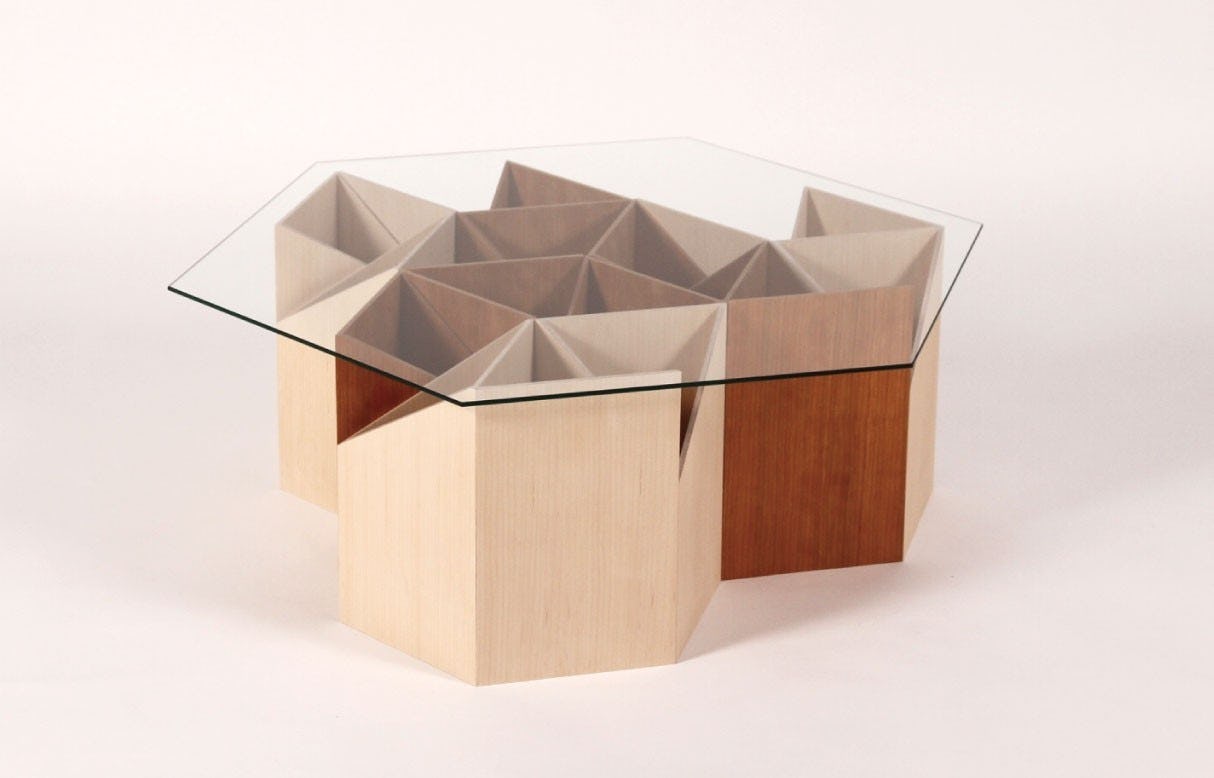 六角形のローテーブルに「フロートガラス」を使用した事例(奈良県Y様