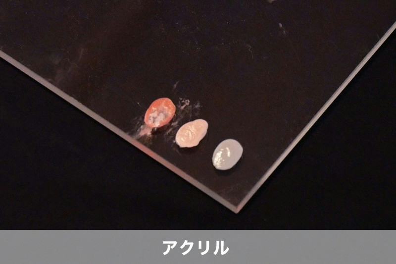 ネイルテーブルの天板】ガラスのテーブルトップが良い理由