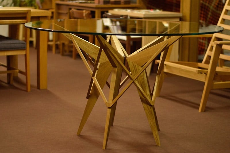 テーブル天板に「強化ガラス(12mm)」を設置した事例(神奈川県高座郡