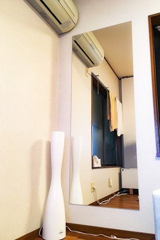 賃貸アパートの全身鏡 壁に接着剤で貼る 姿見の注文事例 賃貸アパートの全身鏡 壁に接着剤で貼る 姿見の注文事例