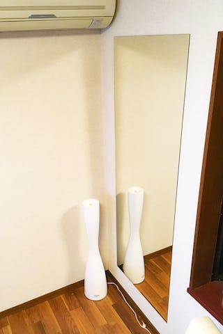 賃貸アパートの全身鏡 壁に接着剤で貼る 姿見の注文事例