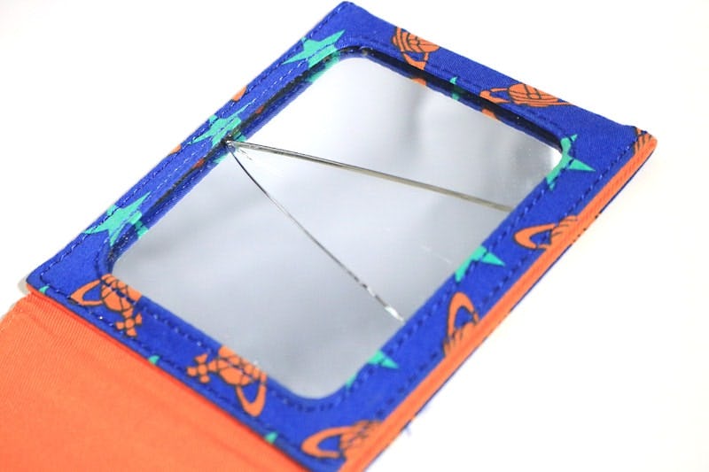 Vivienne Westwoodの折りたたみミラーに使用した「ガラスミラー」(1)