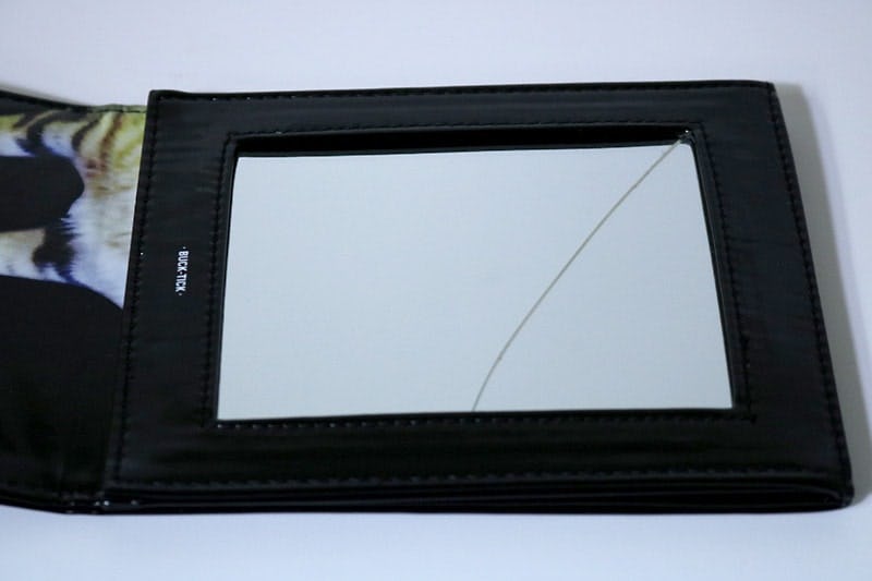 ライブグッズの折りたたみ式鏡の修理に使用した「ガラスミラー」(1)