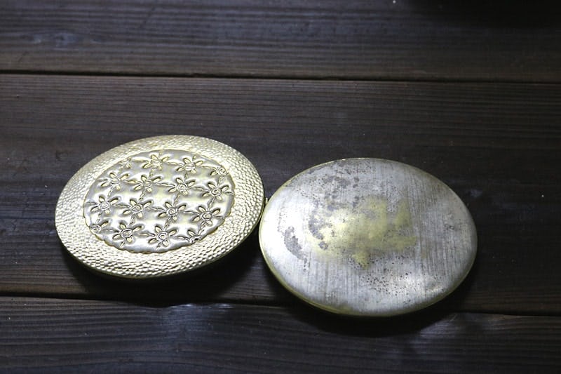 花模様の手鏡修理に使用した「ガラスミラー」(2)