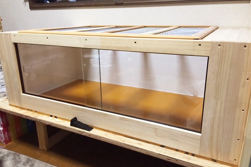 大型爬虫類飼育ケージに「強化ガラス」を使用した事例(東京都江東区 T  