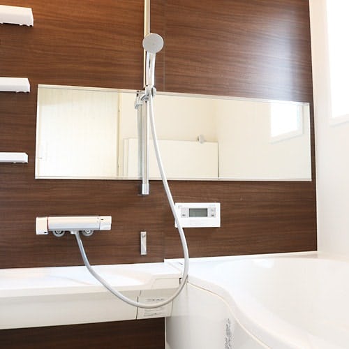 浴室鏡の曇りや汚れのお悩みに！曇り止めミラー「クモラーヌ」